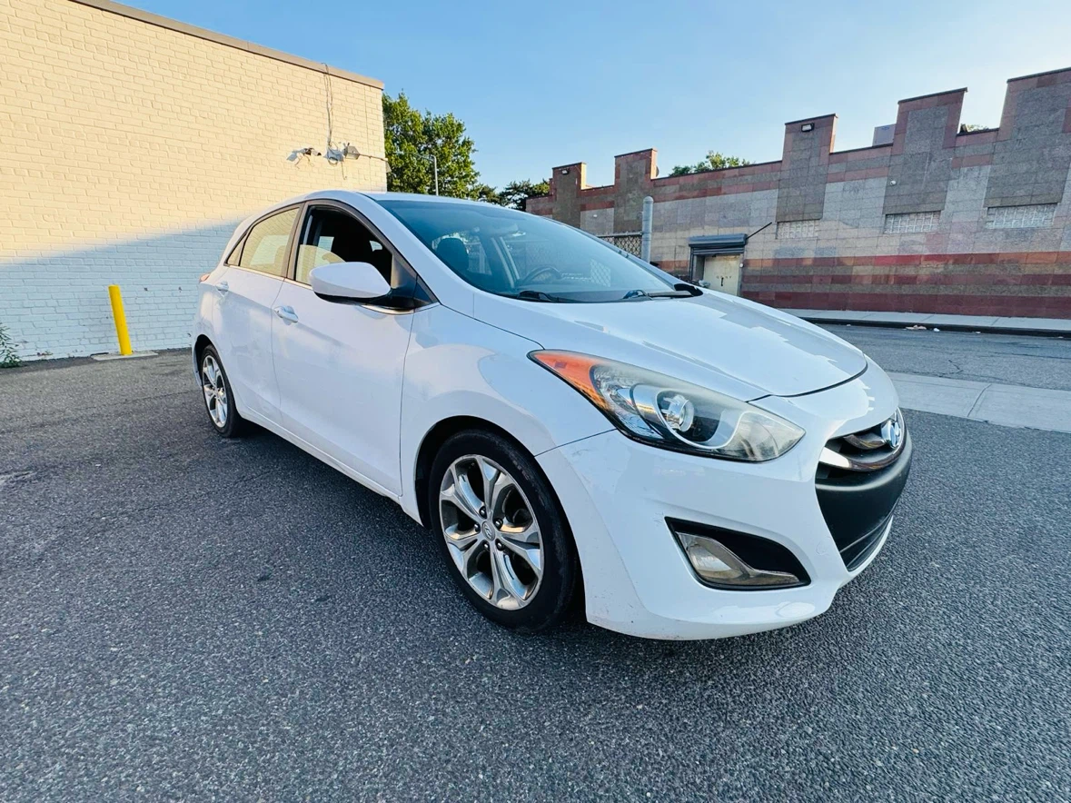 2014 Hyundai Elantra GT Hatchback - photo 2