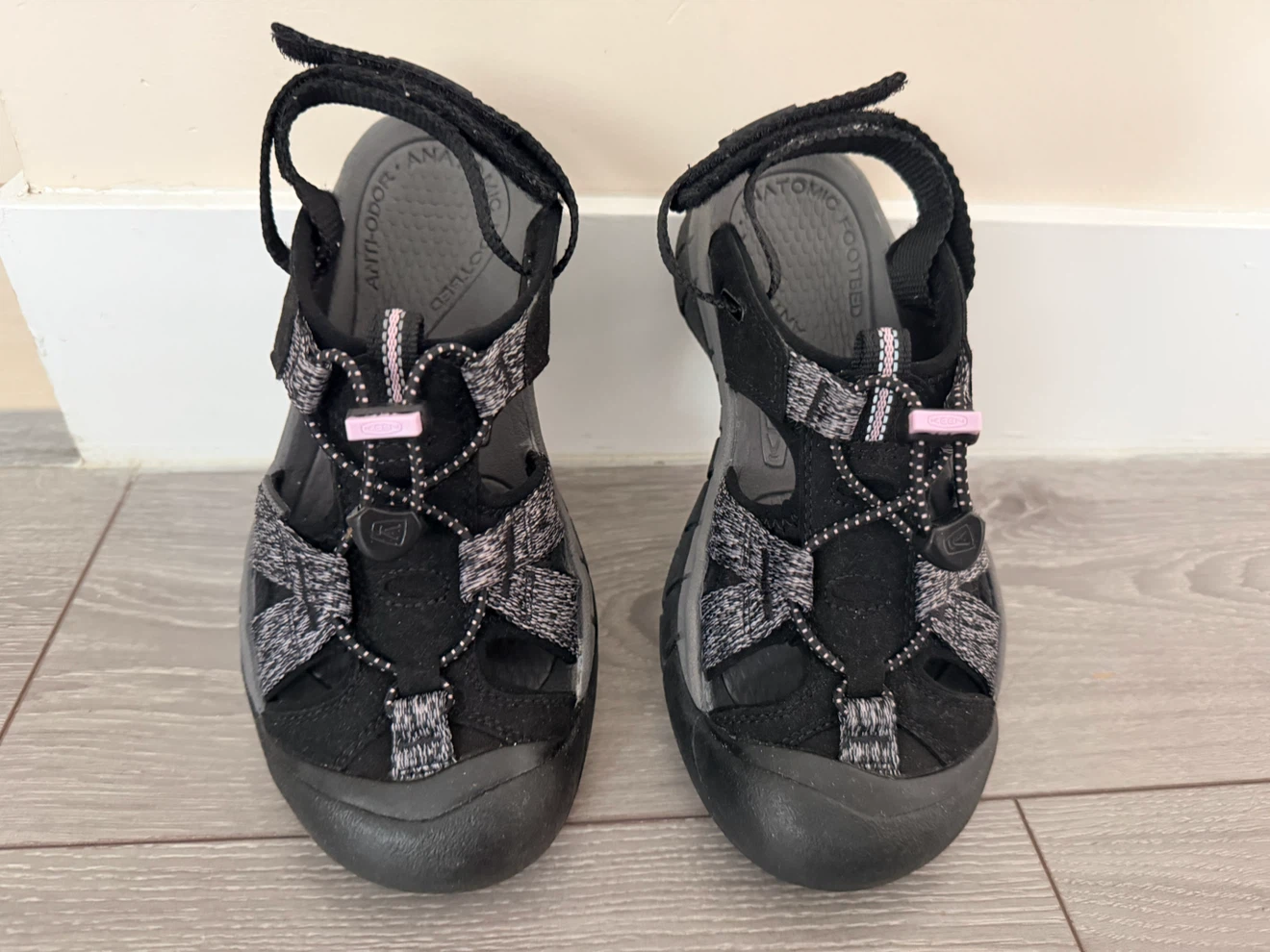 KEEN Women's Newport H2 Sandals Black/Grey