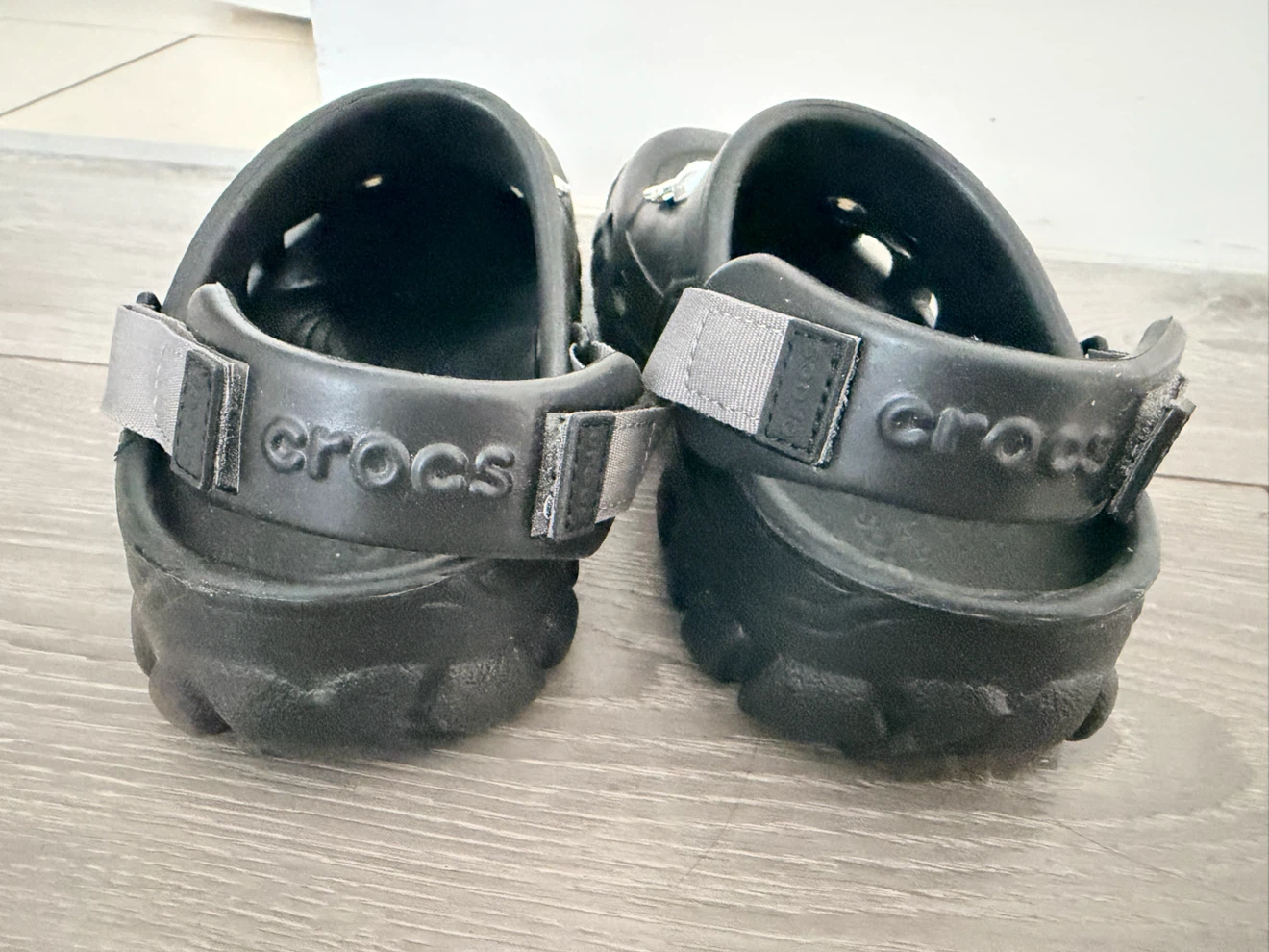 Black Crocs with Charms - photo 5