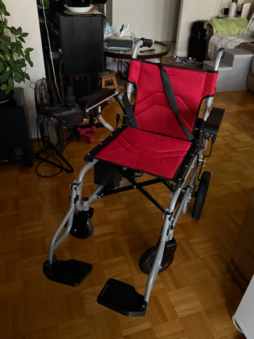 Artemis Pro Lightweight Foldable Electric Wheelchair - photo 2