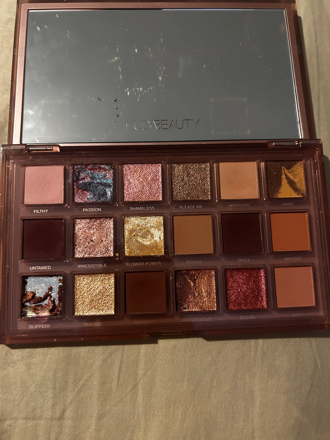 HUDA BEAUTY Naughty Nude Eyeshadow Palette - photo 3