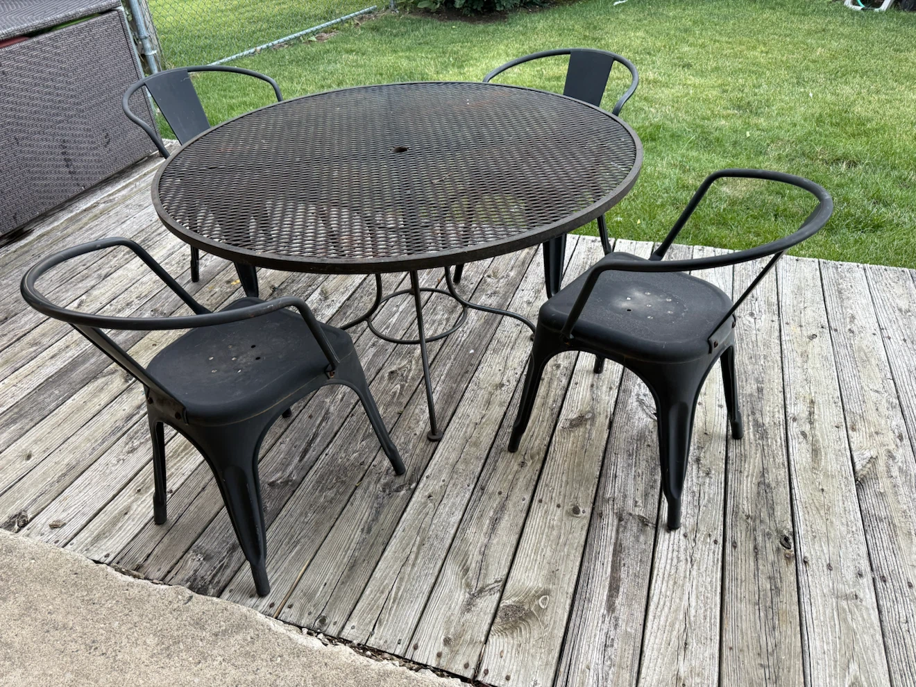 Round Metal Patio Table and 4 Chairs Set