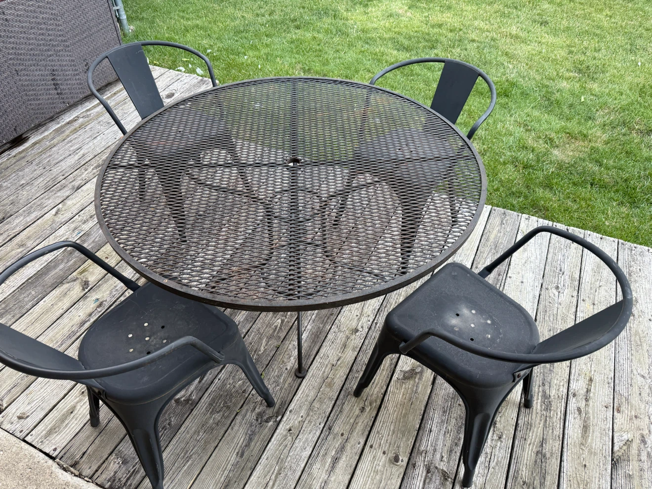 Round Metal Patio Table and 4 Chairs Set - photo 3