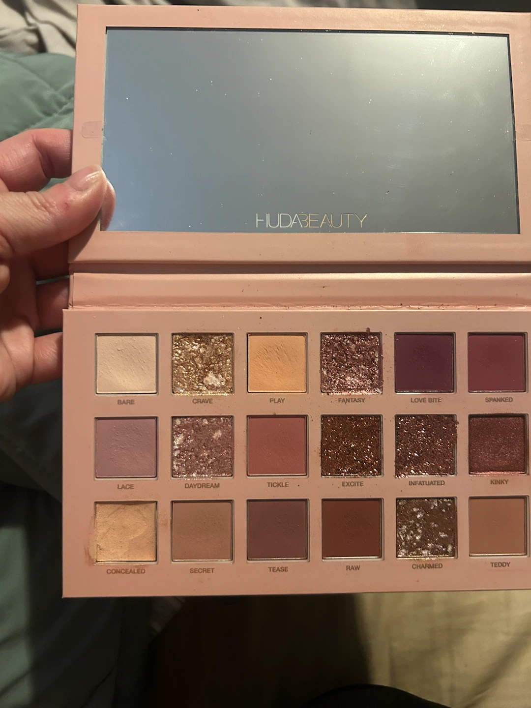 Huda Beauty The New Nude Eyeshadow Palette