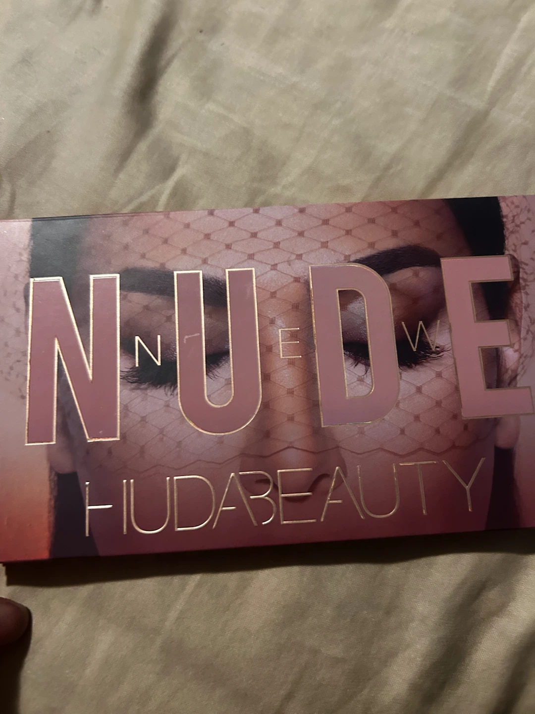 Huda Beauty The New Nude Eyeshadow Palette - photo 2