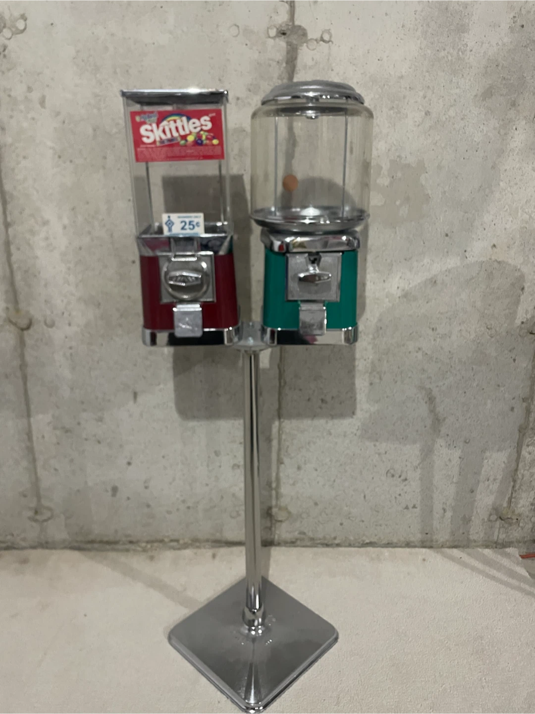 Dual Gumball/Candy Machine Stand - photo 2