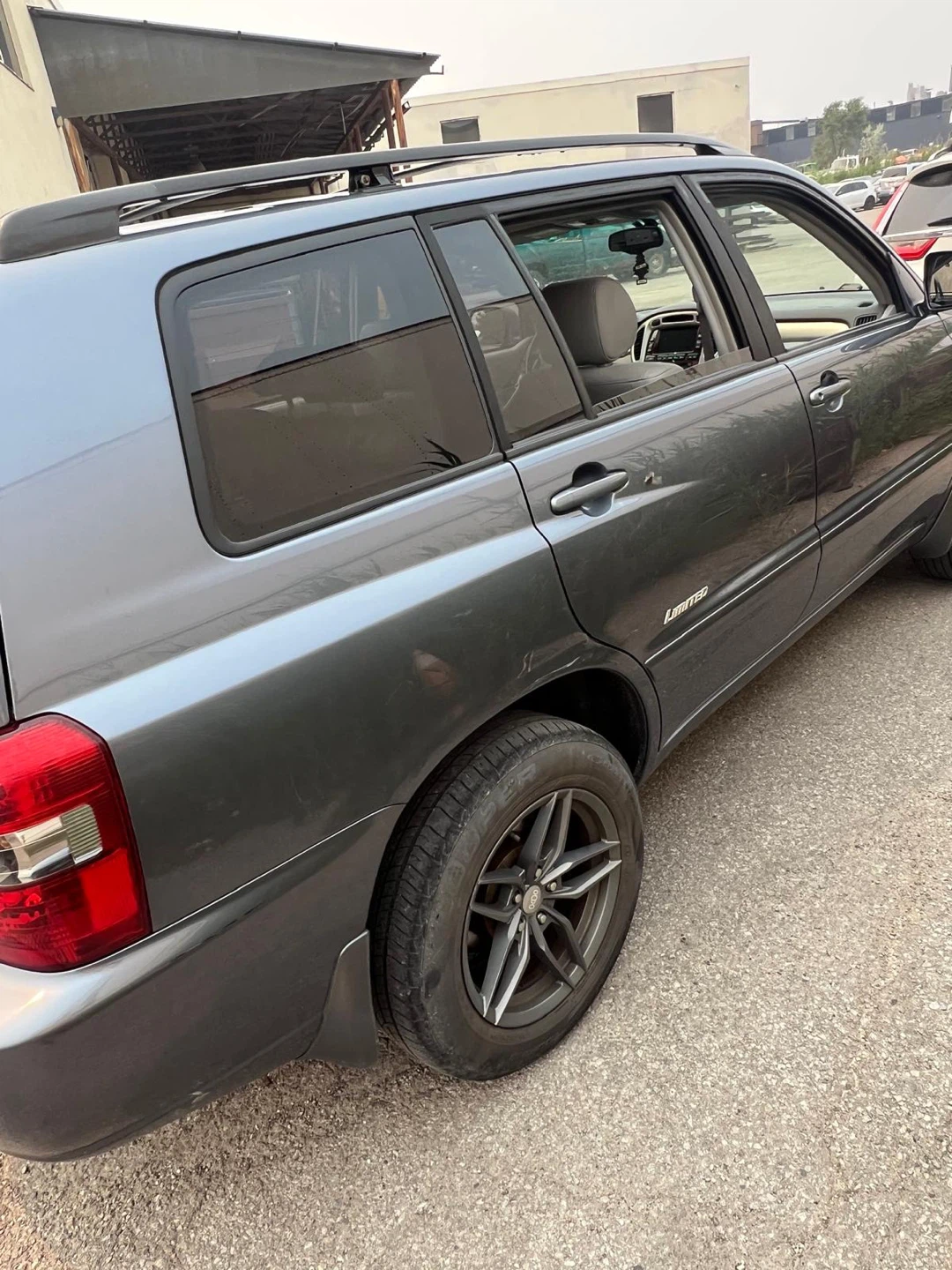 Toyota Highlander V6 AWD Limited SUV - photo 3