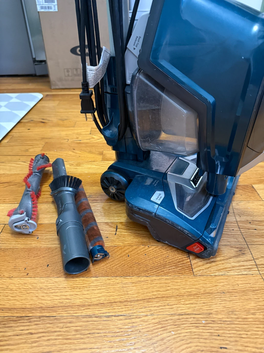 Shark Vacuum Cleaner - photo 2