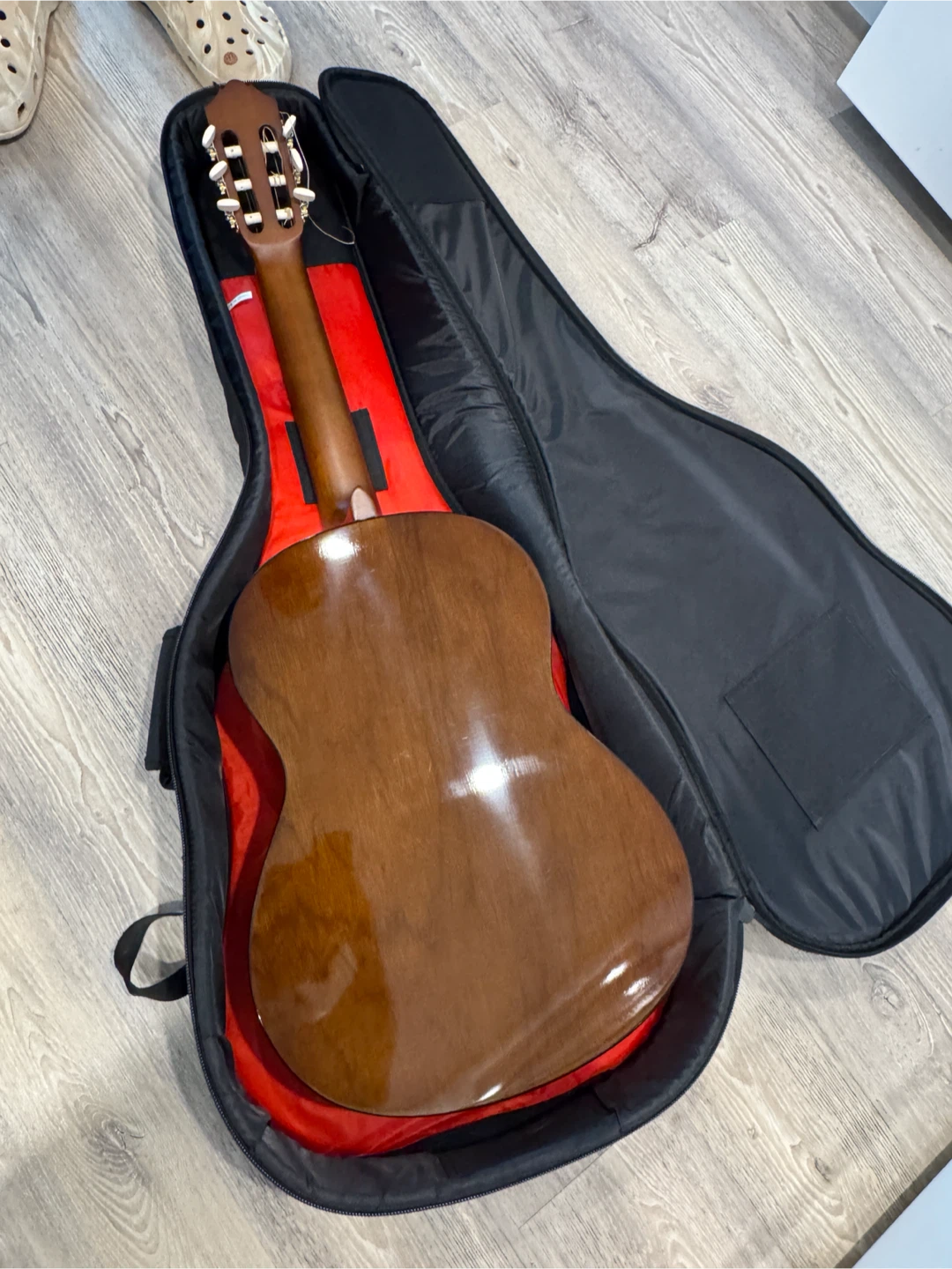 Yamaha C40 Classical Guitar – Great Beginner Package - photo 2
