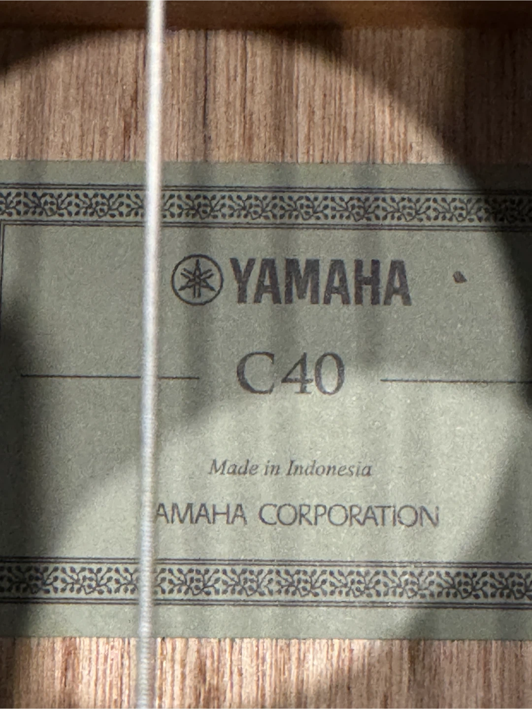 Yamaha C40 Classical Guitar – Great Beginner Package - photo 4