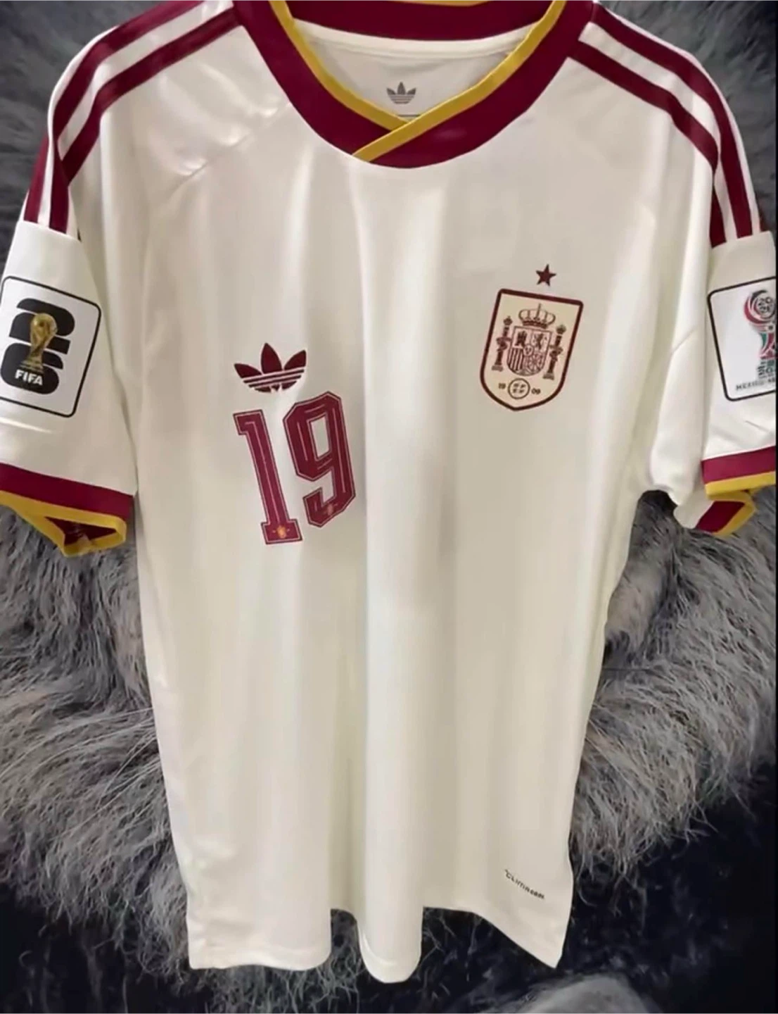 Spain Lamine Yamal 19 Soccer Jersey