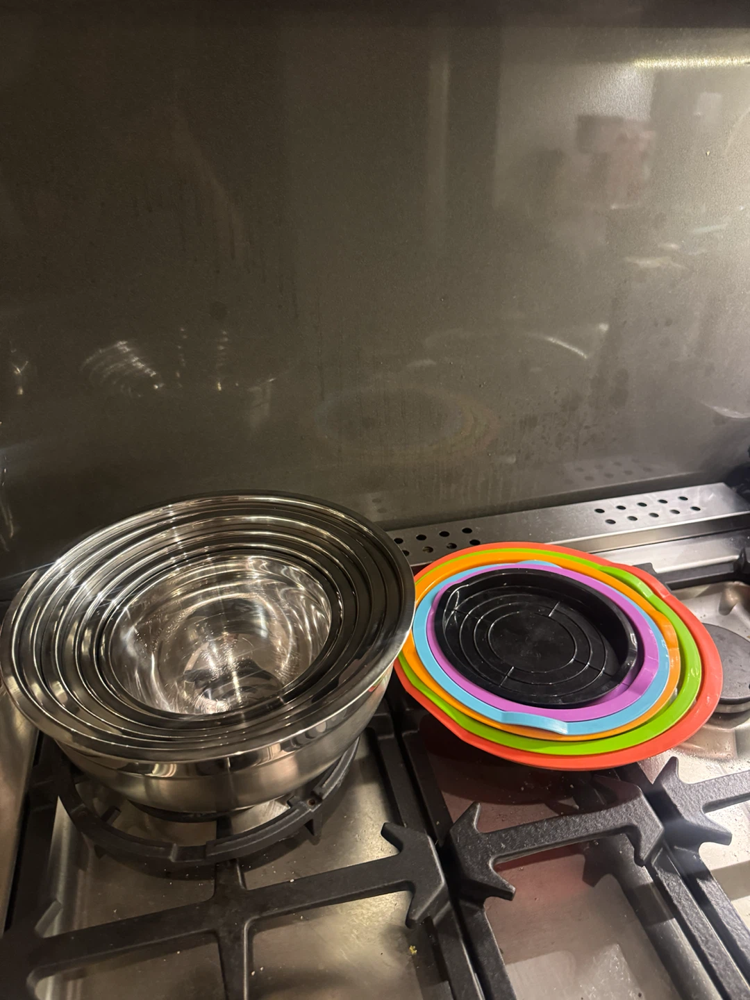 Set of 5 Stainless Steel Mixing Bowls with Silicone Lids