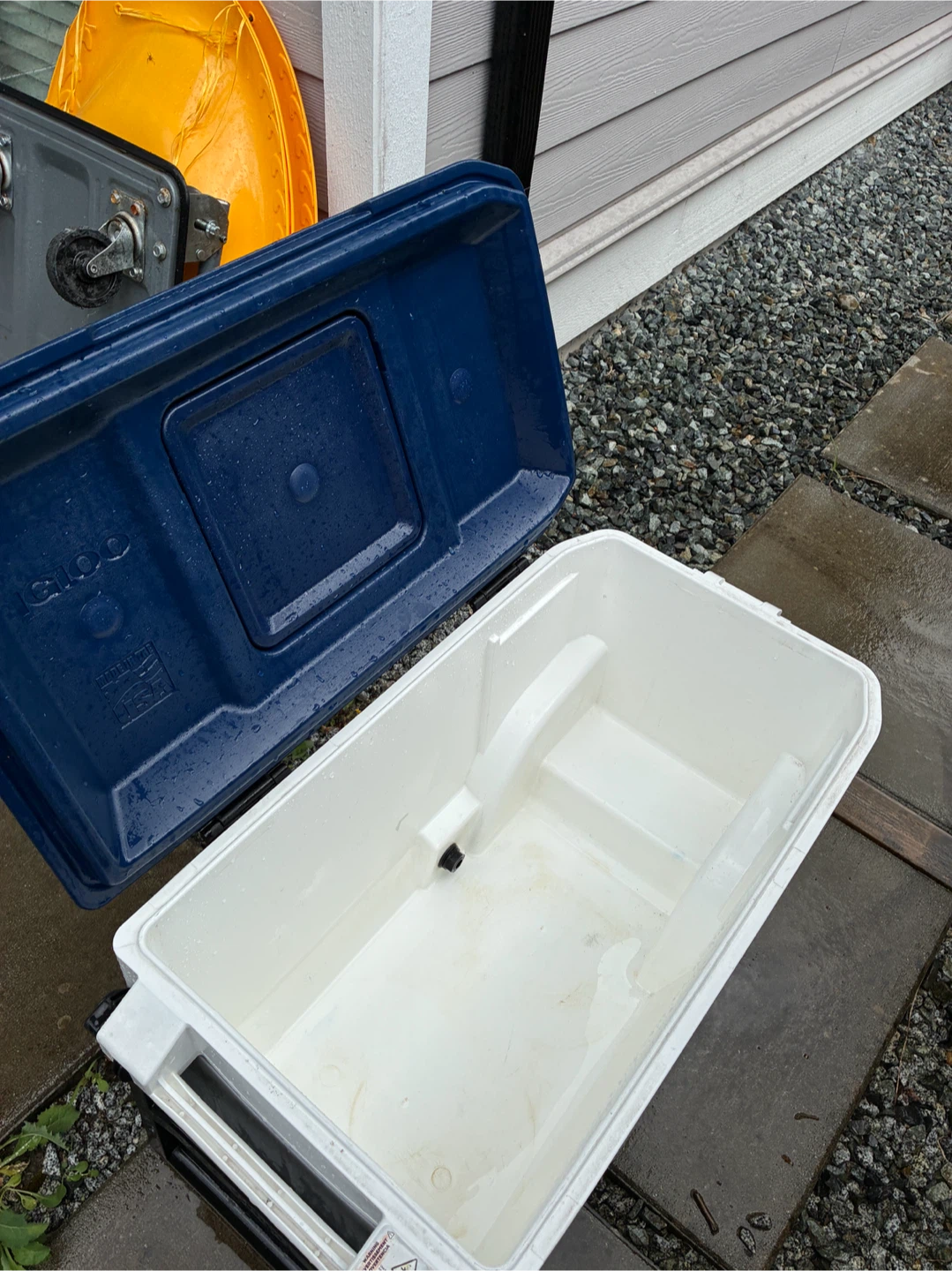 Igloo Cooler with Wheels - photo 4