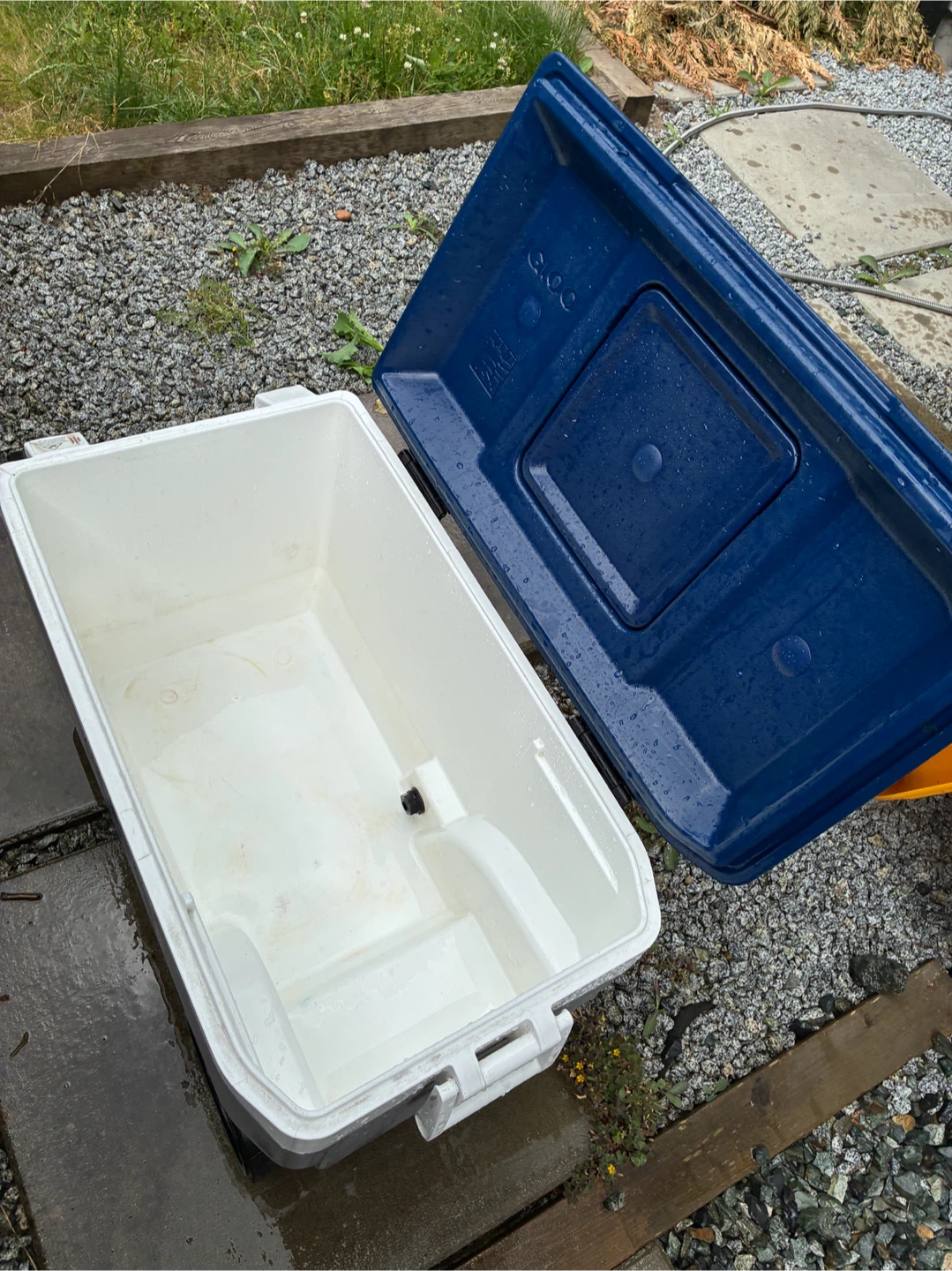 Igloo Cooler with Wheels - photo 5