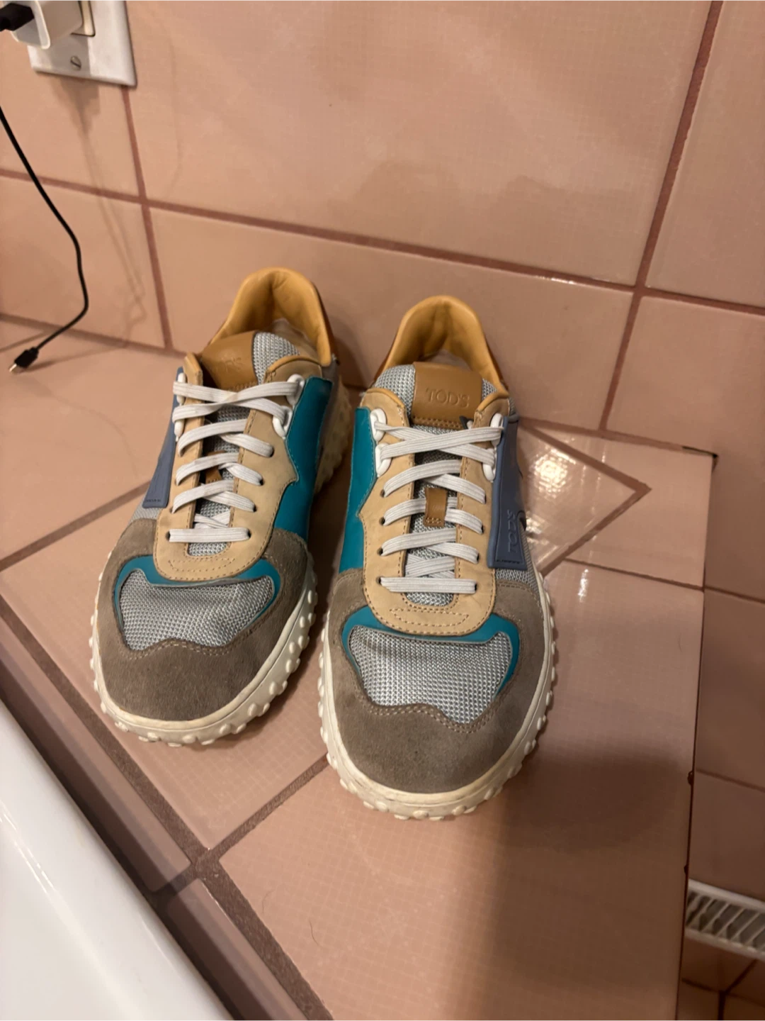 TOD'S Women's Sneakers Size 37 - photo 2