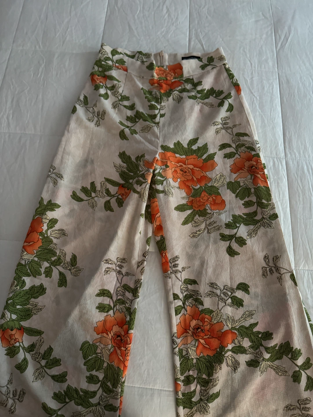 PrettyLittleThing floral crop top and wide leg pants set - photo 5