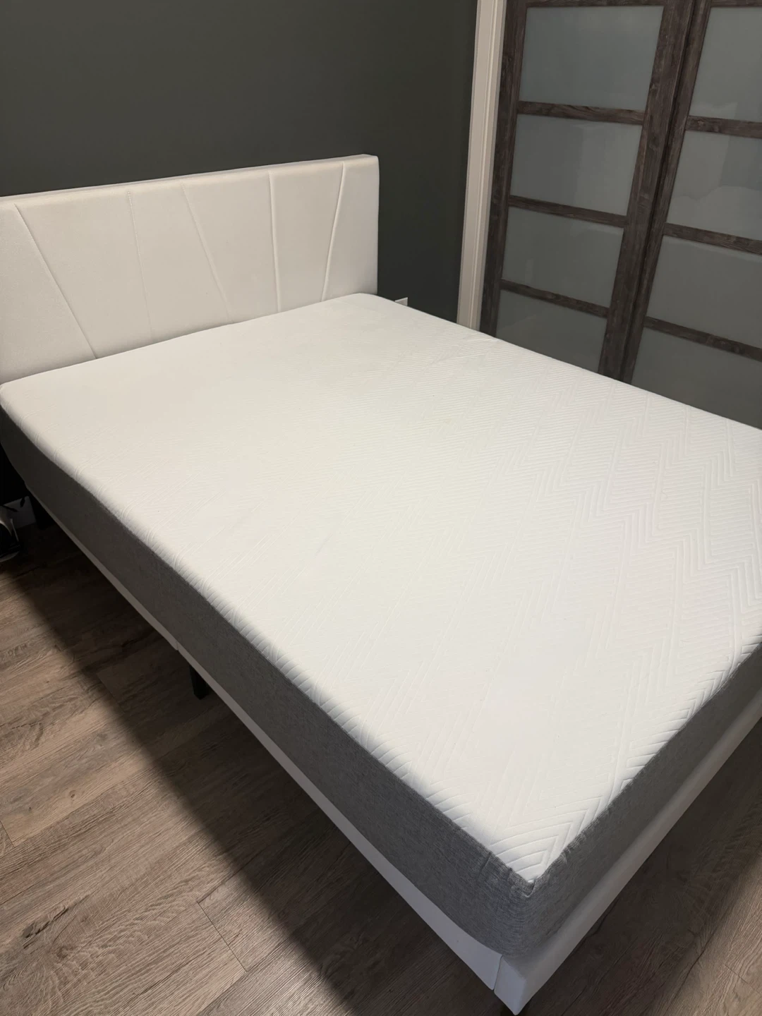 White Queen Size Mattress - photo 2