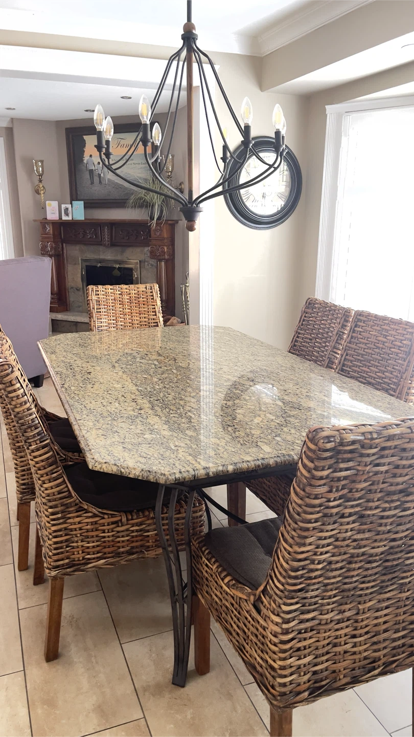 Beautiful Granite Dining Table Set – 6 Wicker Chairs Included - photo 5
