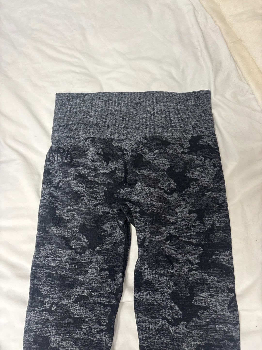 Gymshark Camo Seamless Leggings - photo 2