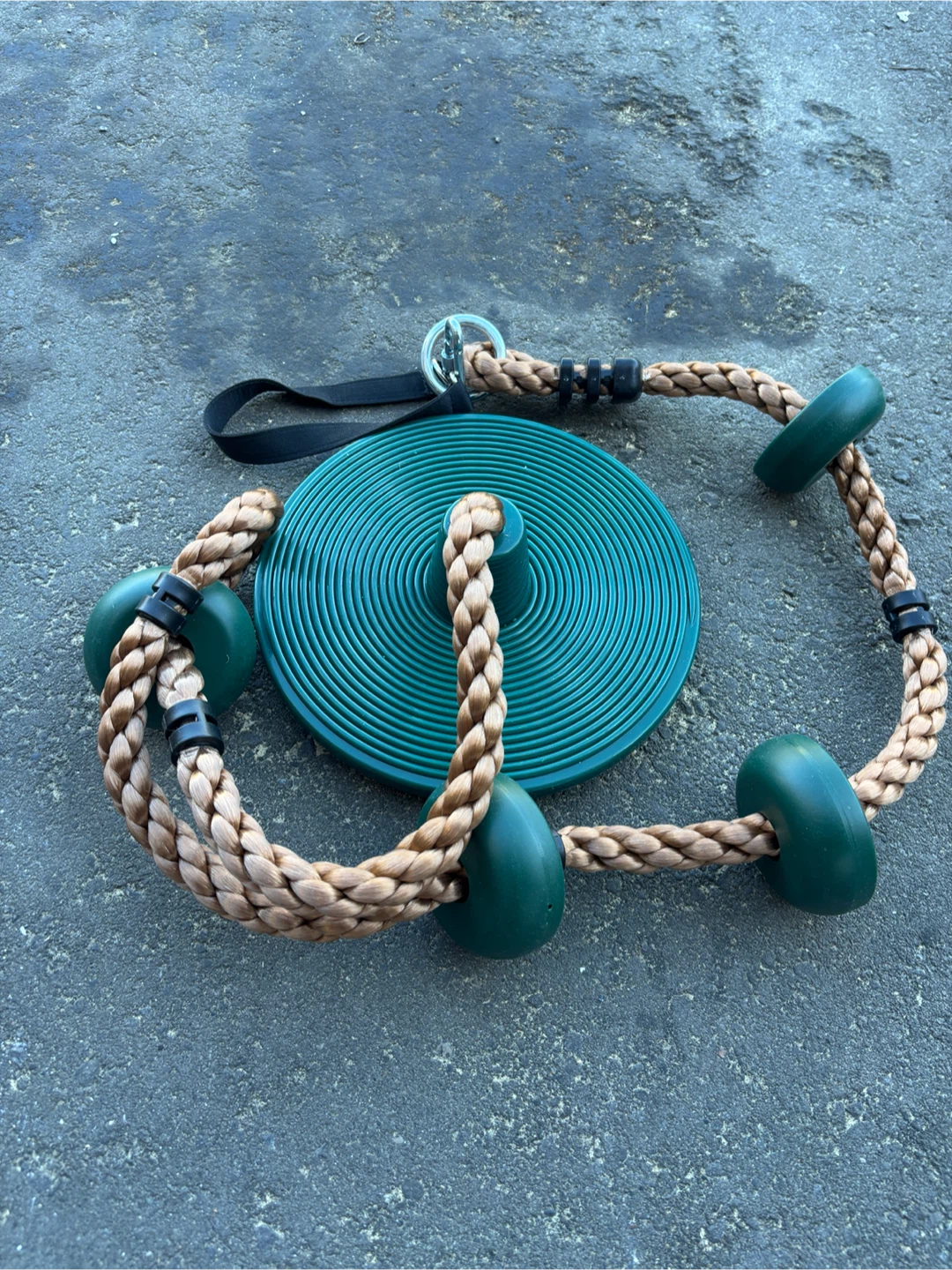 Play outdoor Green Disc Swing Seat with Rope