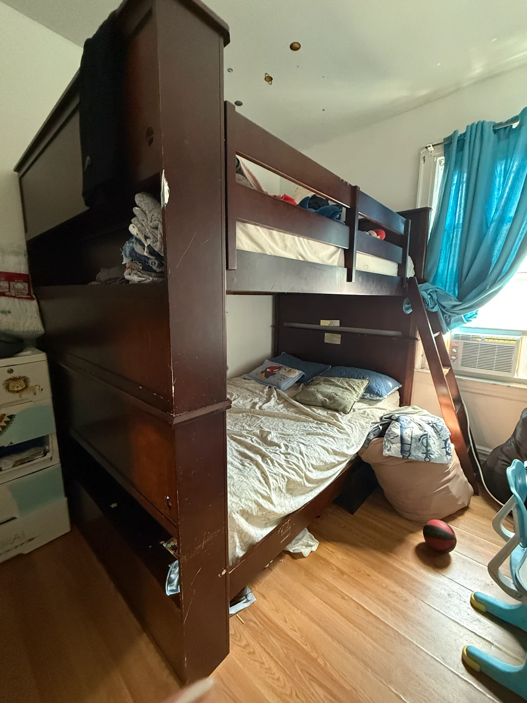 twin bed - photo 2