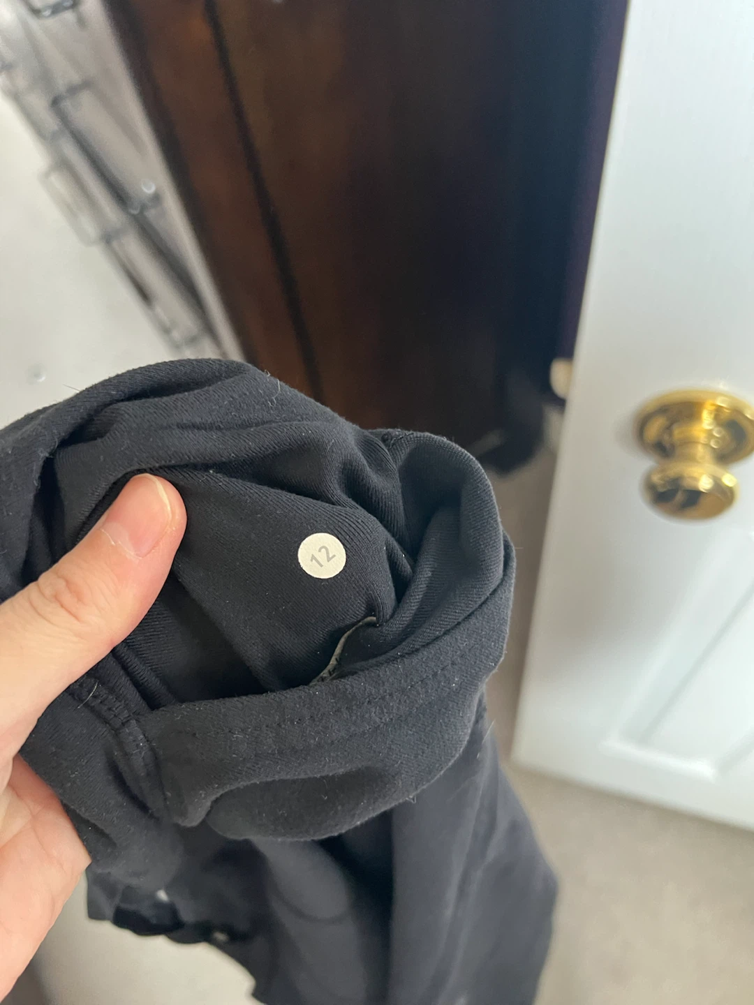 Lululemon Black Capris Size 12 - photo 3