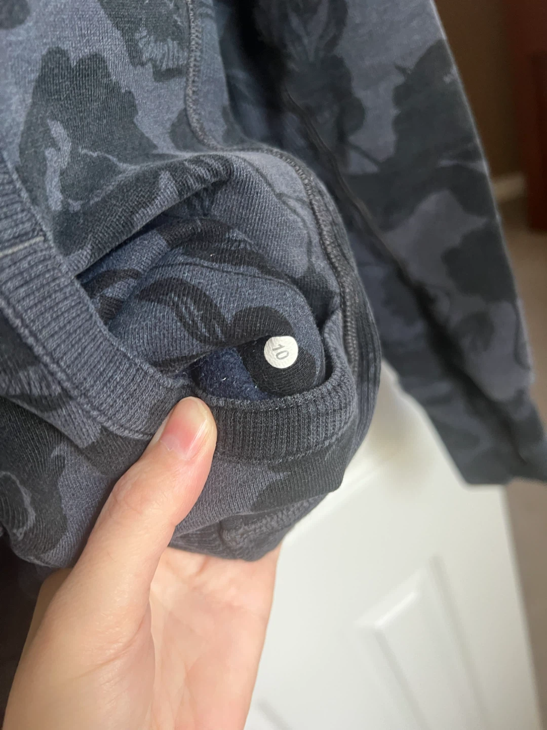 Lululemon Floral Zip-Up Hoodie size 10 - photo 3