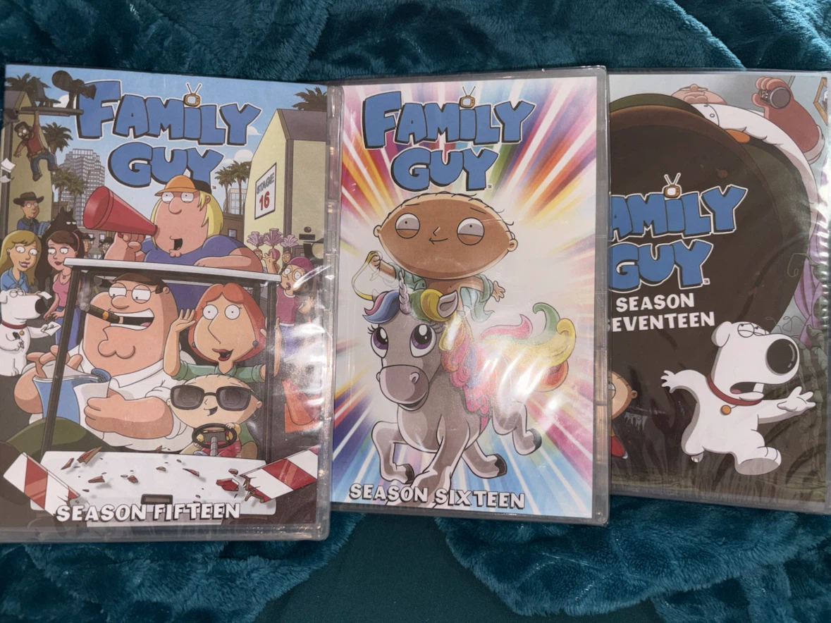 Family Guy DVDs Part 1, 2, 3 + Seasons 15, 16, 17, 18, 19, 20 - photo 2