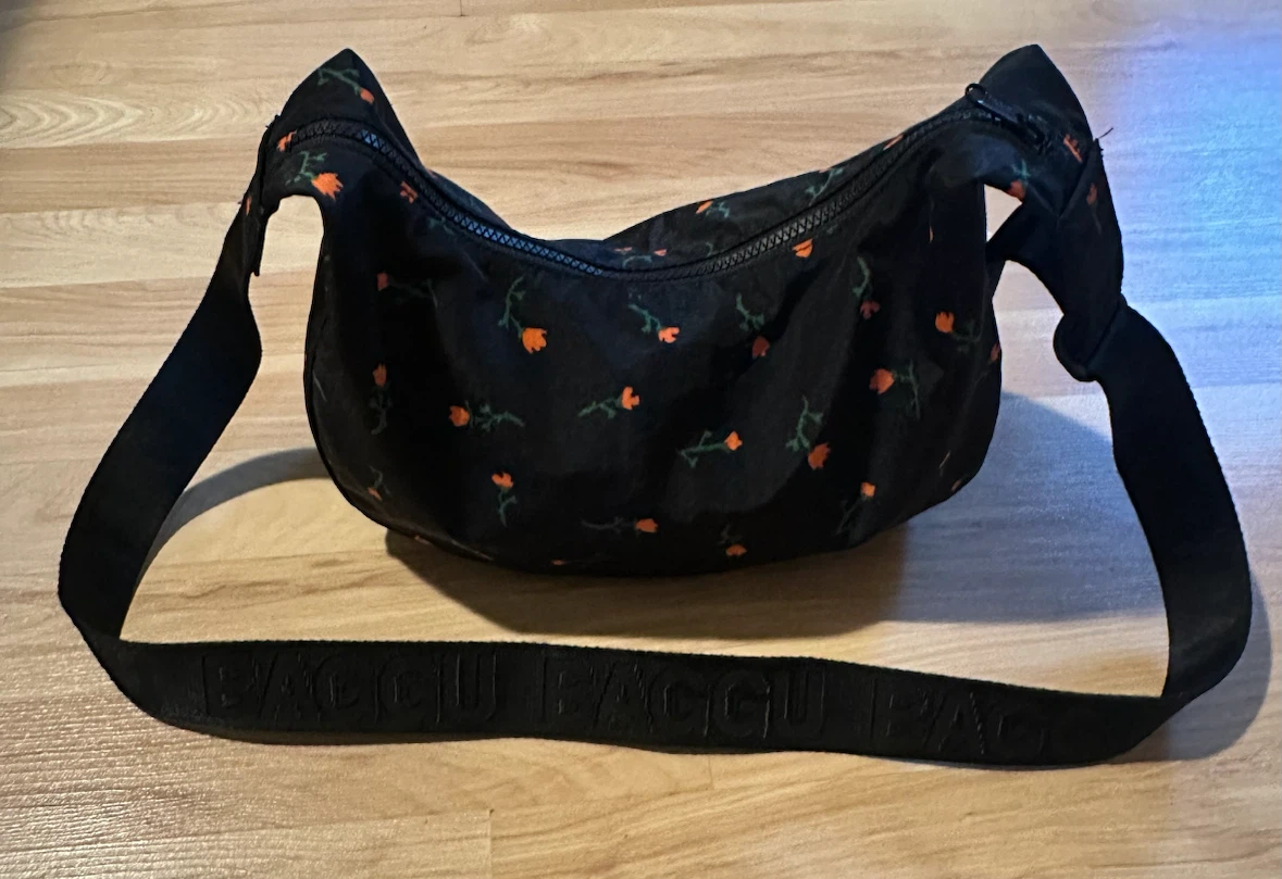 BAGGU MEDIUM NYLON CRESCENT BAG | PAINTED WILDFLOWER