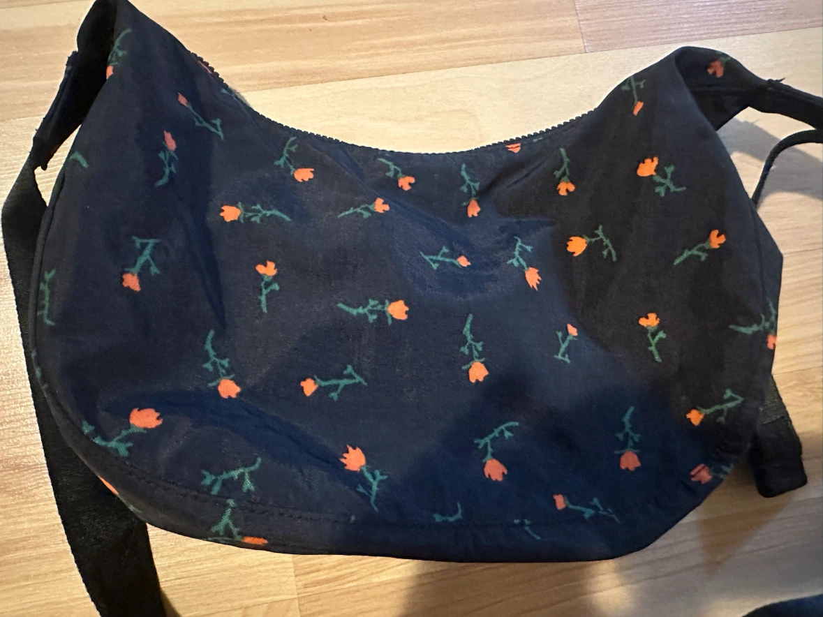 BAGGU MEDIUM NYLON CRESCENT BAG | PAINTED WILDFLOWER - photo 3