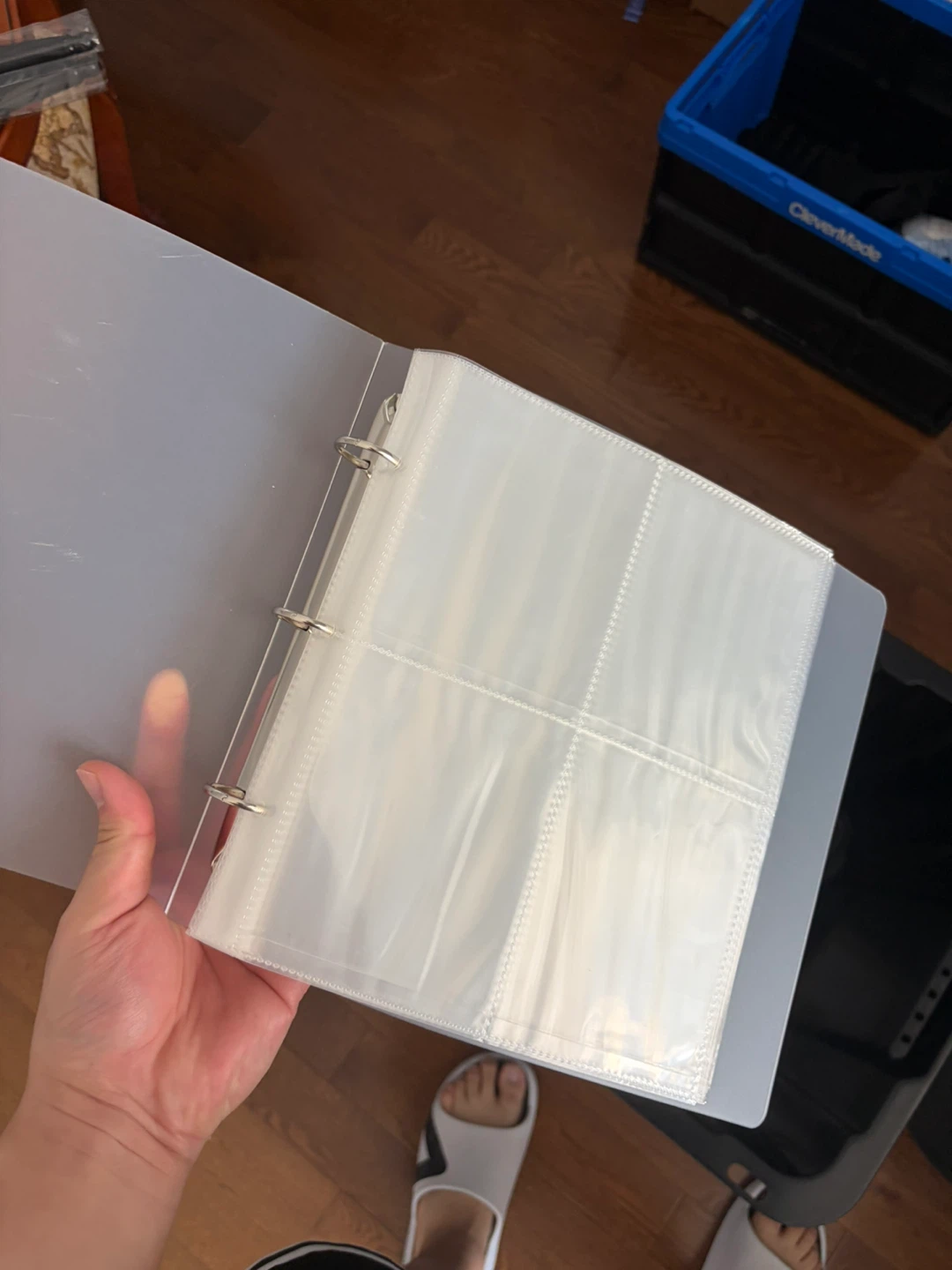 Clear Binder with Plastic Sleeves x2 - photo 2