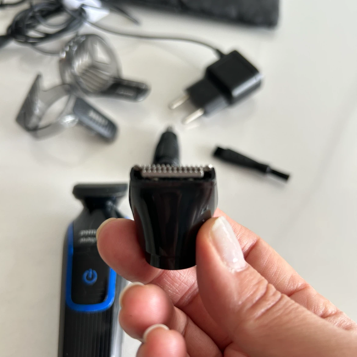 Philips Multigroom QG3330 Trimmer - photo 4