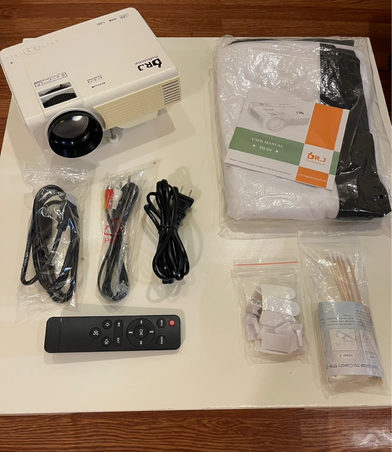 DRJ Mini Projector with 100” Screen