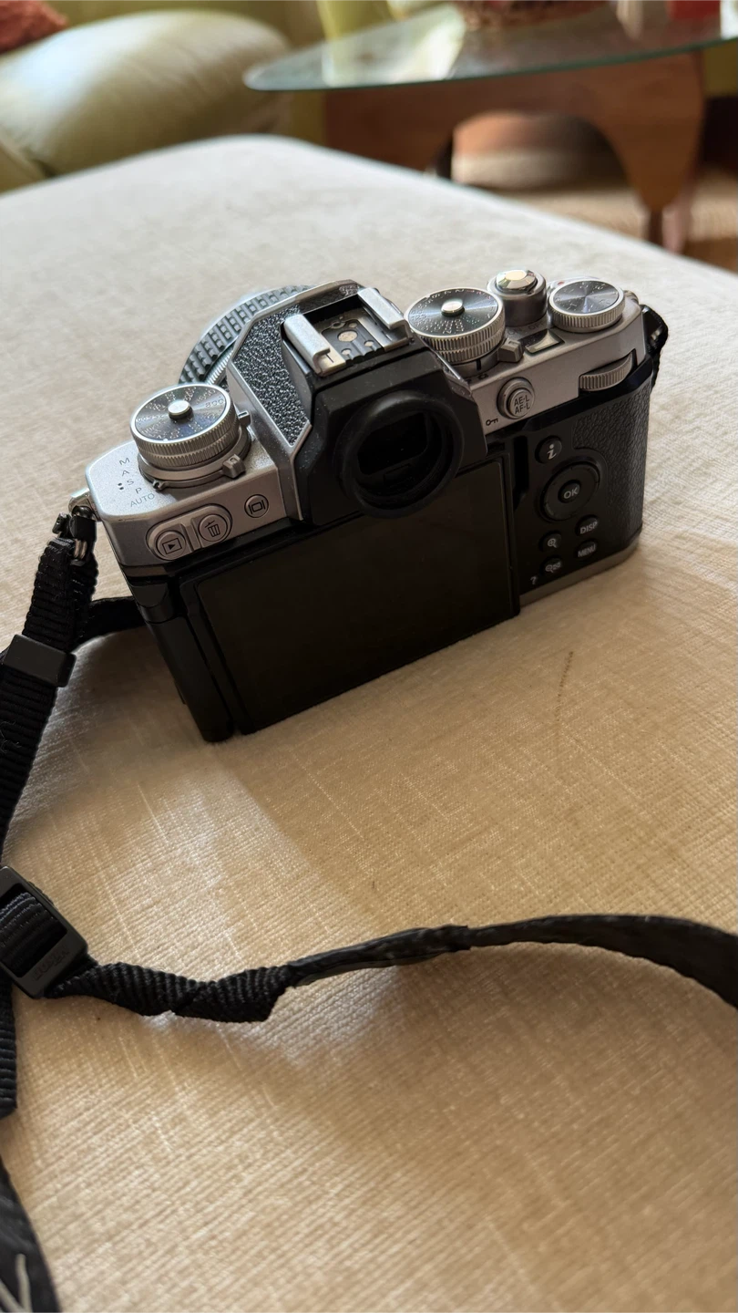 Nikon Z fc Camera with 28mm f/2.8 Lens - photo 3