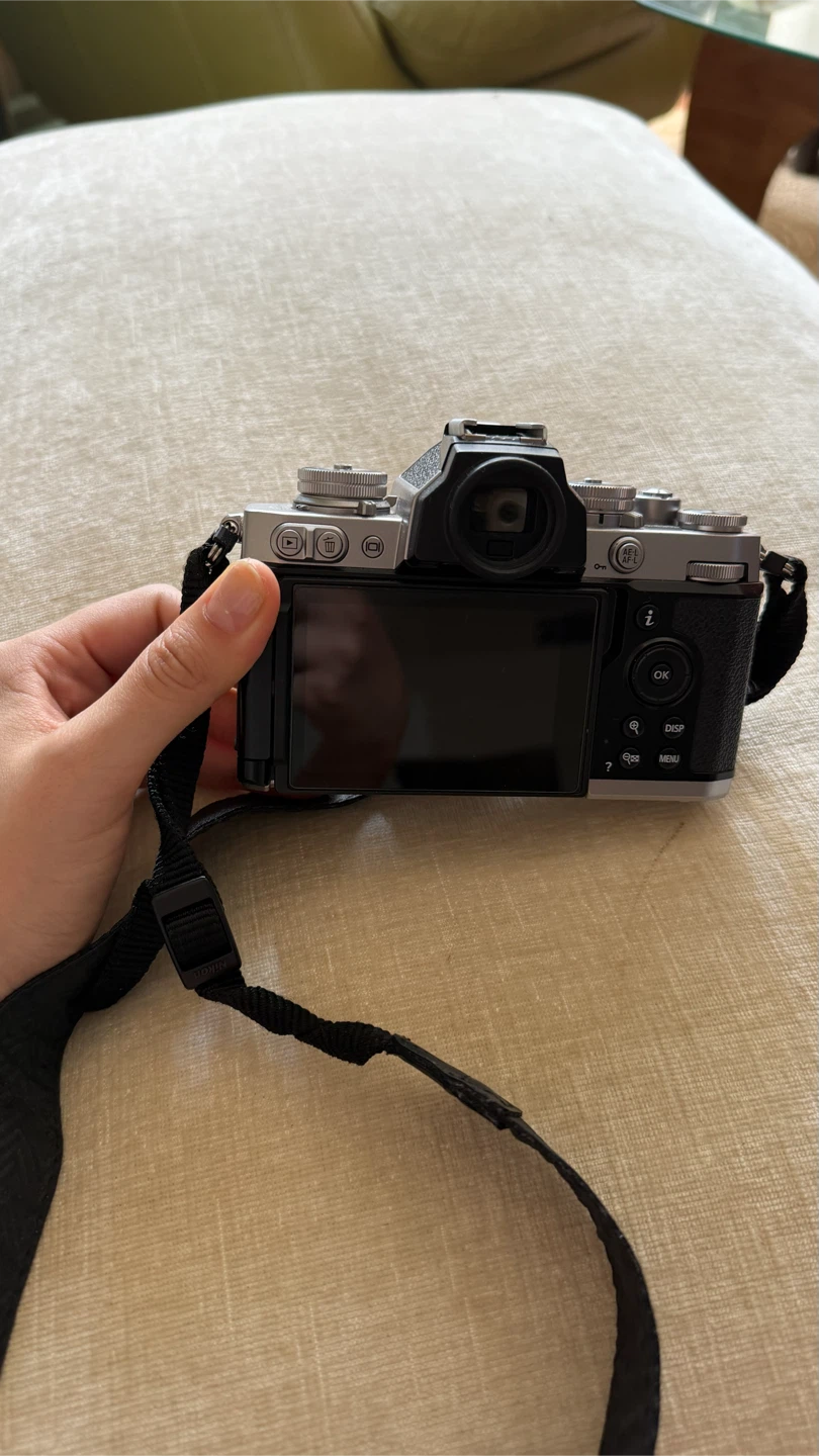Nikon Z fc Camera with 28mm f/2.8 Lens - photo 4