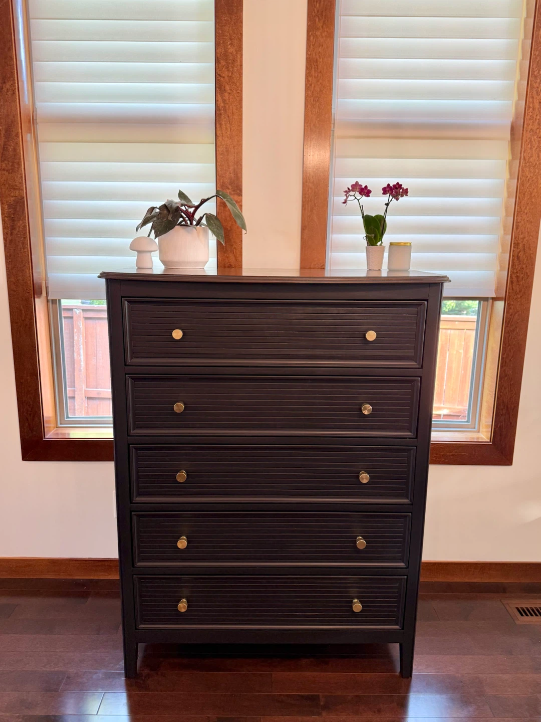 Modern Black Fluted Solid Wood Dresser