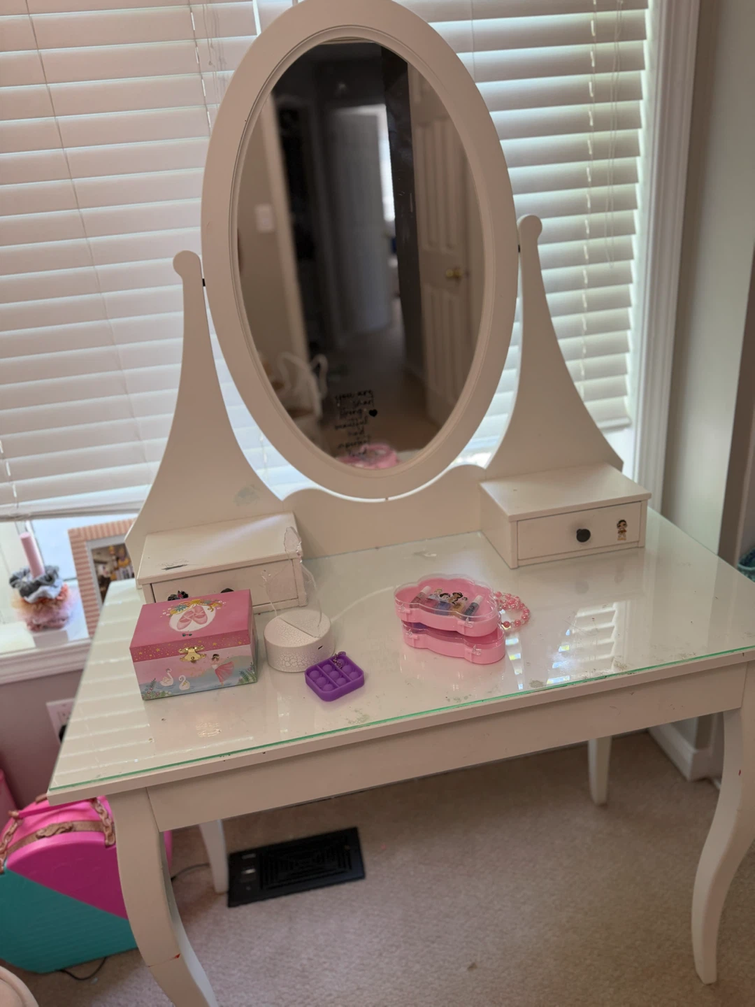 Kids Vanity Table with Mirror