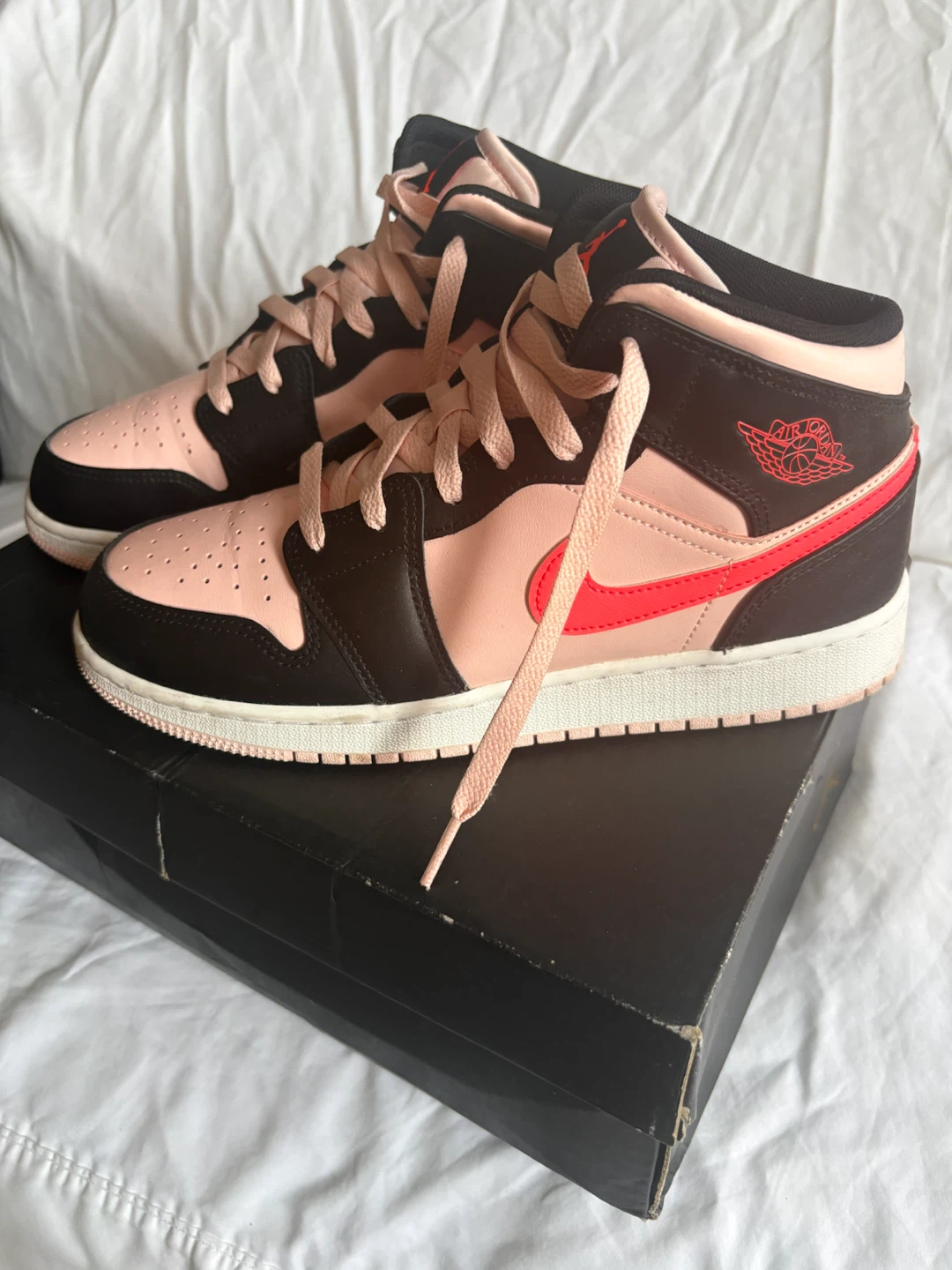 Air Jordan 1 MID (GS) size 7Y