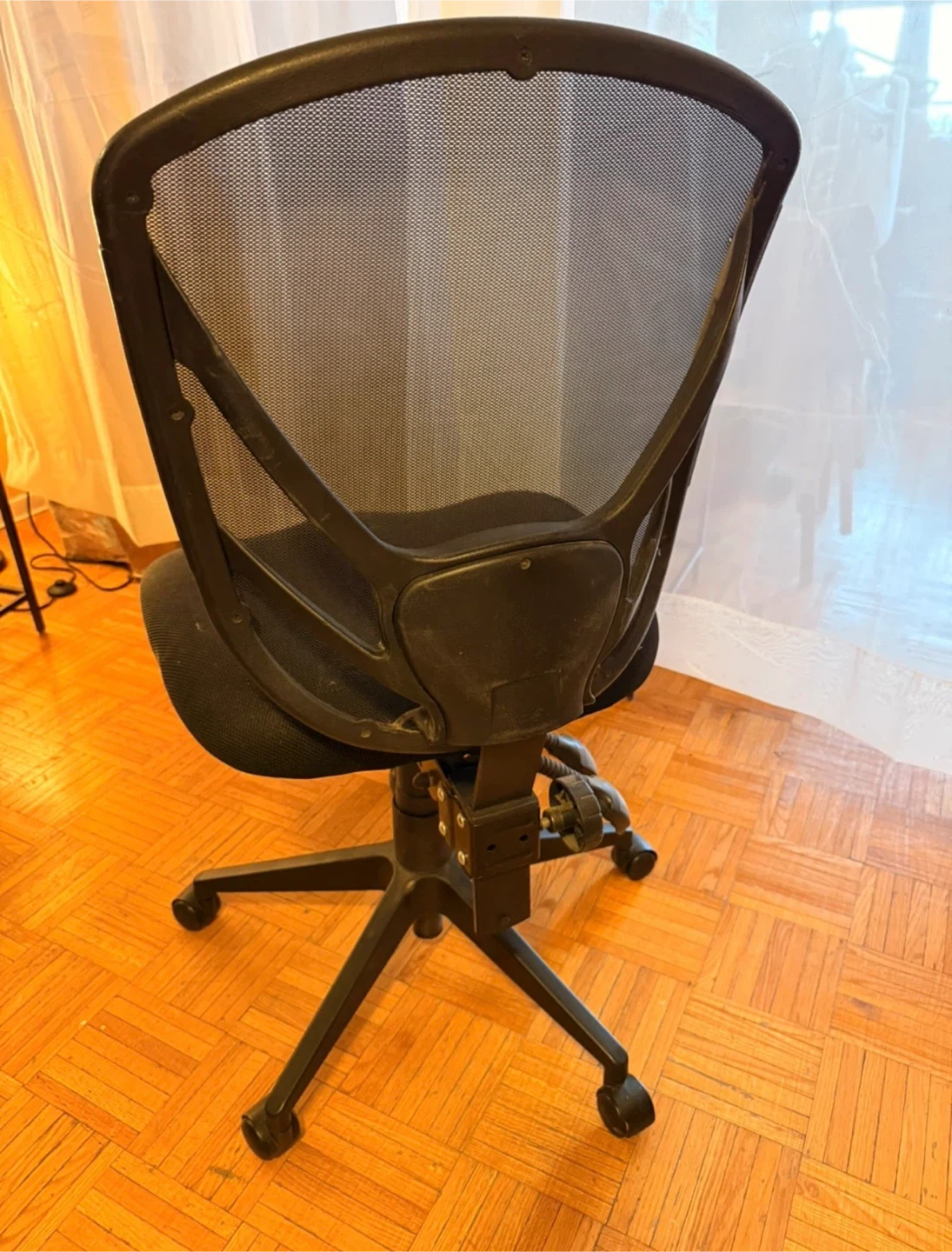 Black Mesh Office Chair - photo 3