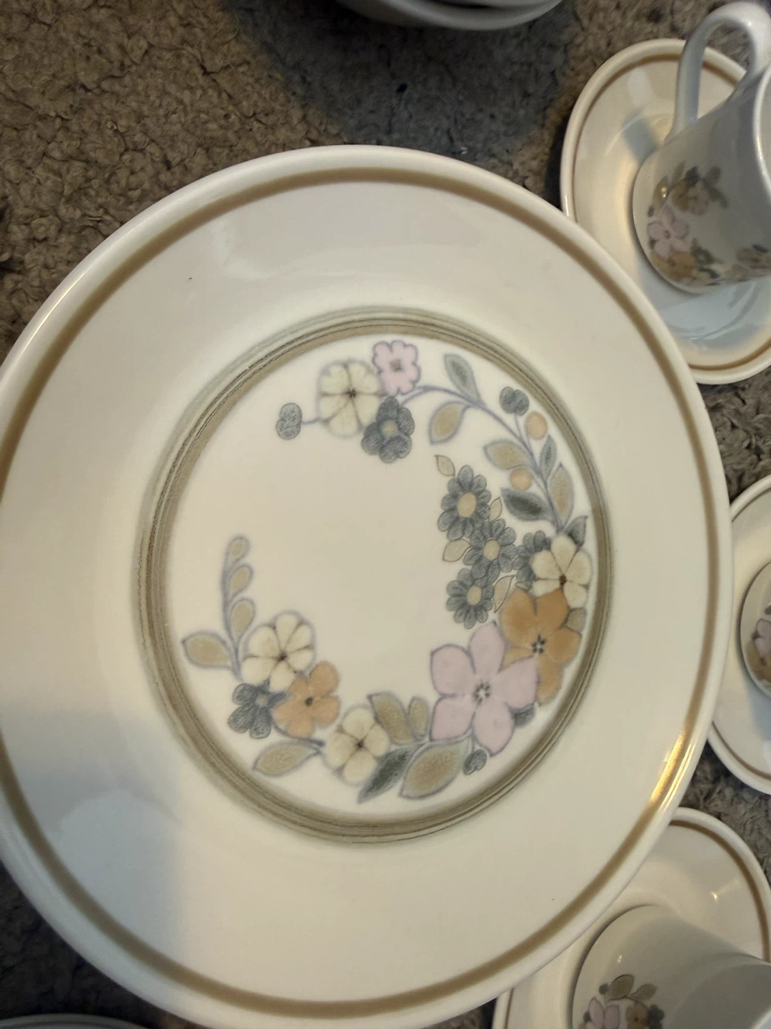 Royal Albert Cottage Flowers England Dinnerware Set - photo 3