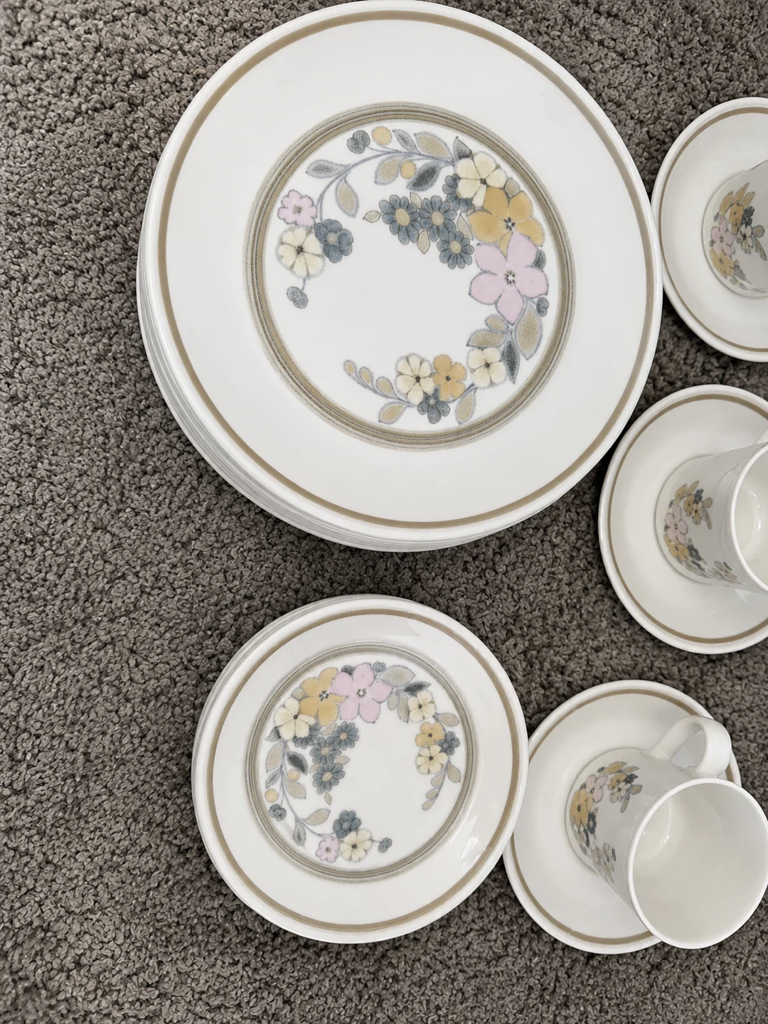 Royal Albert Cottage Flowers England Dinnerware Set - photo 5