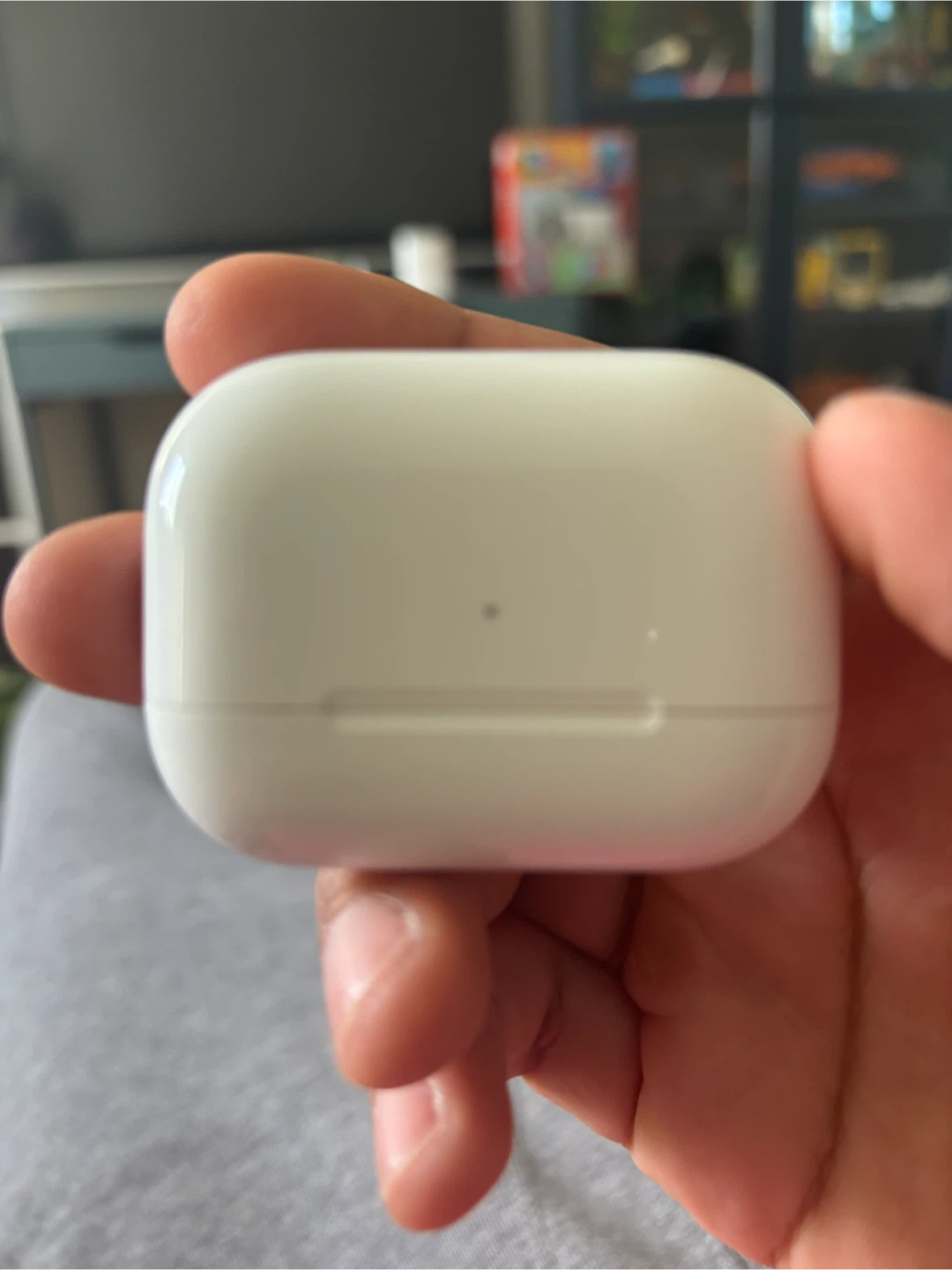 Apple AirPods Pro (2nd generation) Charging Case - photo 3