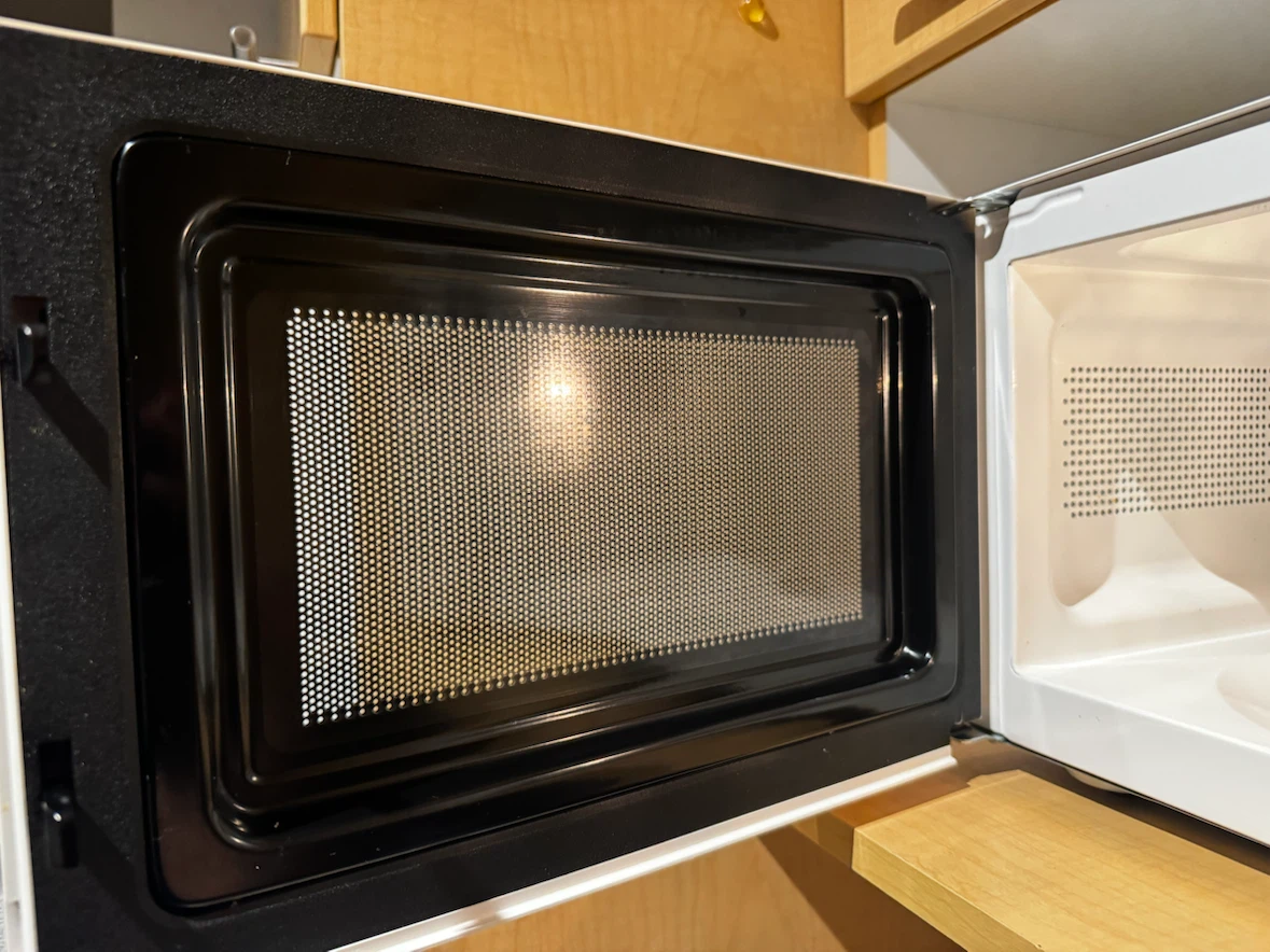 White Microwave Oven - photo 3