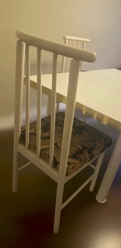 White Spindle 4 Chairs ( chairs only) - photo 4