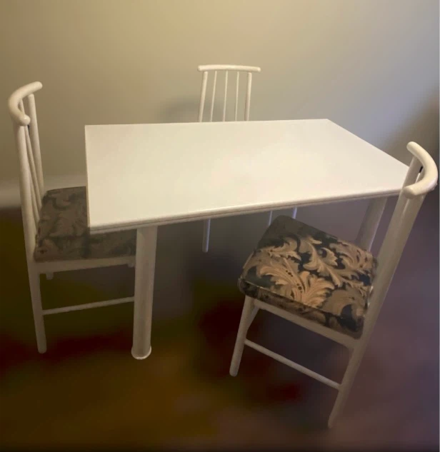 White Spindle 4 Chairs ( chairs only) - photo 5