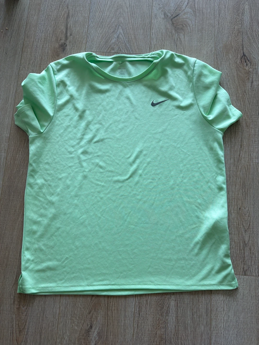 Nike Dri-Fit T-Shirt - Size L- Light Green
