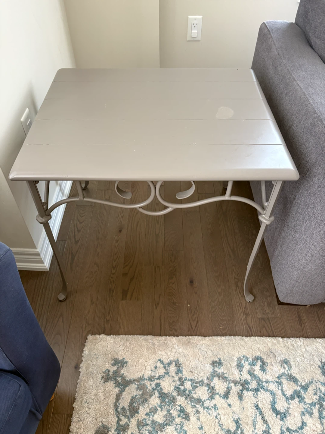 2 Grey Coffee Tables for $65 - photo 2