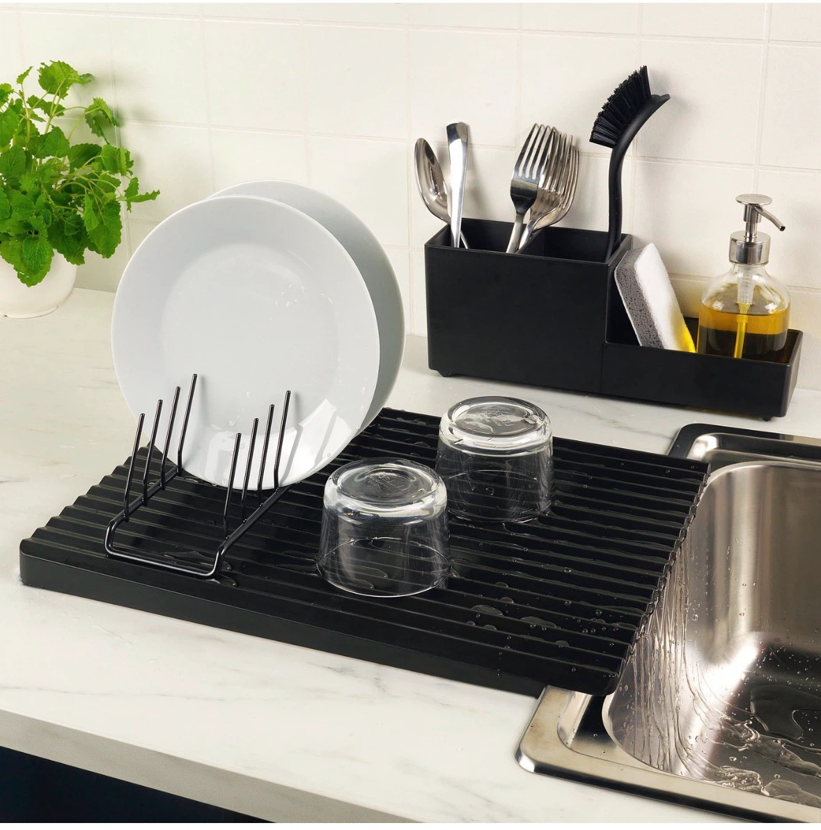 Moving sale- must go dish drainer rack 2pcs for $5