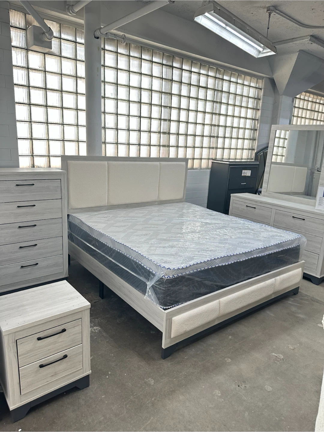 White wooden bedroom set ✨