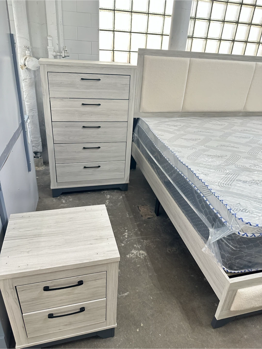 White wooden bedroom set ✨ - photo 2